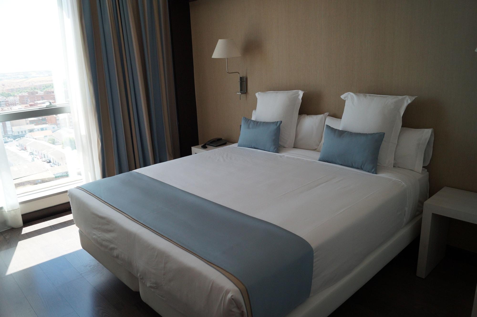 Lcb Hotel Fuenlabrada Eksteriør bilde