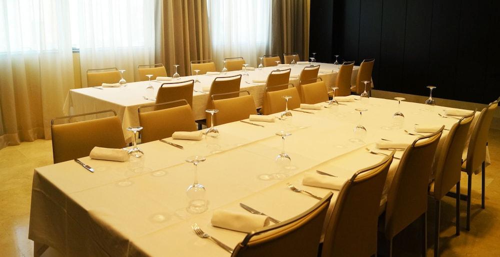 Lcb Hotel Fuenlabrada Eksteriør bilde
